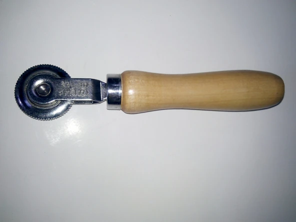 Ağaç Saplı Yama Makarası ürün görseli 1
