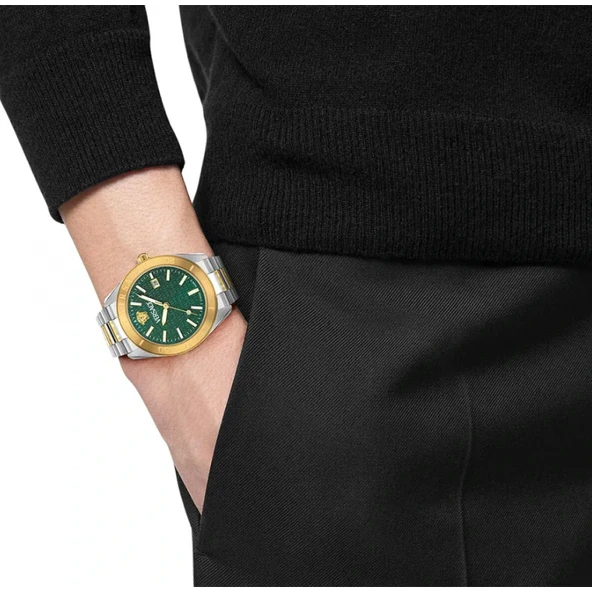 Versace VRSCVE8E00524 Erkek Kol Saati - Resim 3