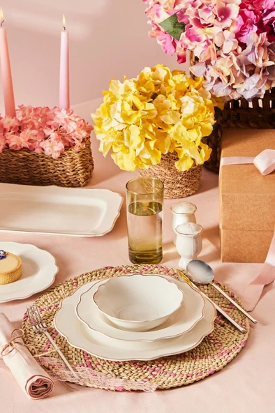 Karaca Daisy Gold Wave Shape Kayıklı 27 Parça 6 Kişilik Porselen Yemek Takımı ürün görseli 1