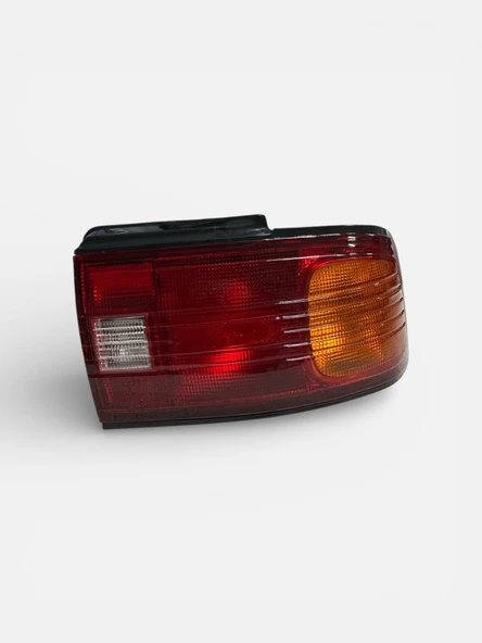 DEPO MAZDA 323 SEDAN SAĞ ARKA STOP LAMBASI DUYLU AMPULLÜ 1992-1994 ürün görseli 1