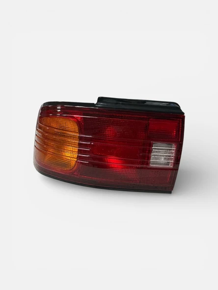 DEPO MAZDA 323 SEDAN SOL ARKA STOP LAMBASI DUYLU AMPULLÜ 1992-1994 ürün görseli 1