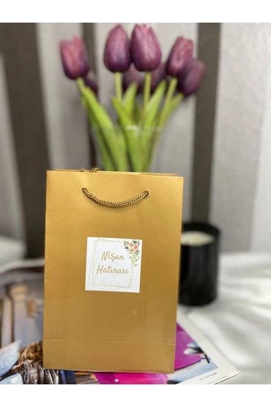Nişan Hatırası Etiketi Çiçekli Kare Mat Sticker Nişanımız Var Düğün Söz 4.5 Cm (40 ADET) ürün görseli 1