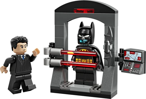 DC Batman Bruce Wayne ve Batsuit 30726 - Resim 2