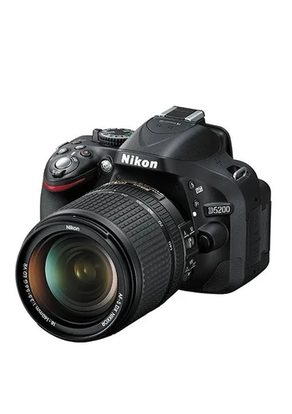 Nikon D5200 + 18-140mm Lens D-SLR Fotoğraf Makinesi ürün görseli 1