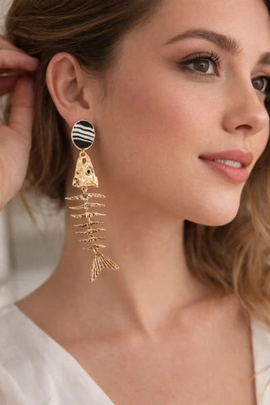 Lovecharm Gold Renk Balık Kılçığı Figürlü Sallantılı Kadın Küpe ürün görseli 1