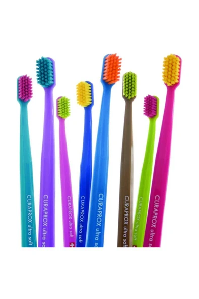 Curaprox 1560 Soft Diş Fırçası ürün görseli 1