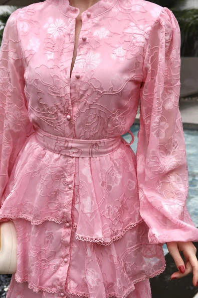 Pembe Volanlı Şeritli Kat Kat Elbise - Resim 2