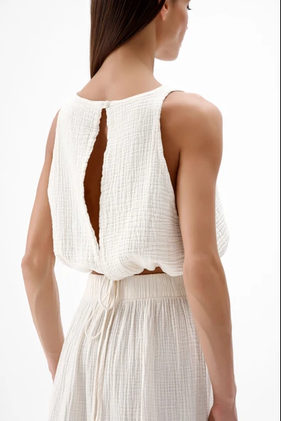 İki Kız Crinkle Kolsuz Crop Top ürün görseli 1