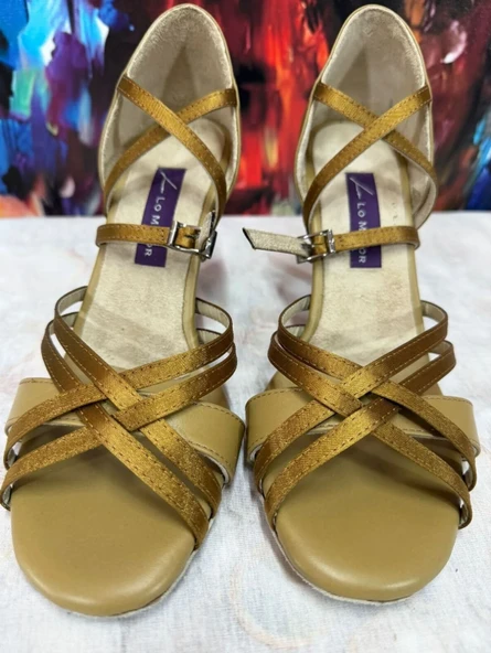 SAKİN TUTKU TANGO, DANS VE SALON AYAKKABISI 8 CM 13 PONT KADEH MODEL TOPUK KAPALI ürün görseli 1