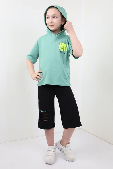 Toontoy Kız Çocuk 2'li Takım Baskılı Kapüşonlu Cepli T-Shirt & Beli Lastikli Kapri Şort - Lazer Kesim Detaylı ürün görseli 1