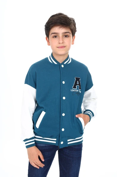 Toontoy Erkek Çocuk Kolej Yaka Çıtçıt Kapama Cepli Düşük Omuz Nakış Baskılı Renk Bloklu Örme Hırka - TK24185 ürün görseli 1