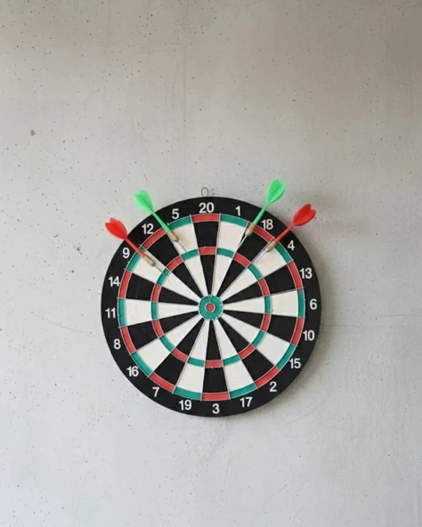 17 İnç Profesyonel Dart Tahtası Dayanıklı Yapı Ve 4 Metal Dart Oku ürün görseli 1