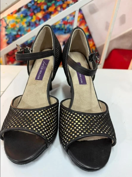 SİYAH ALTIN PETEK- LATİN-SALSA-TANGO DANS VE SALON AYAKKABIS 8 CM 13 PONT KADEH MODEL KAPALI TOPUK ürün görseli 1