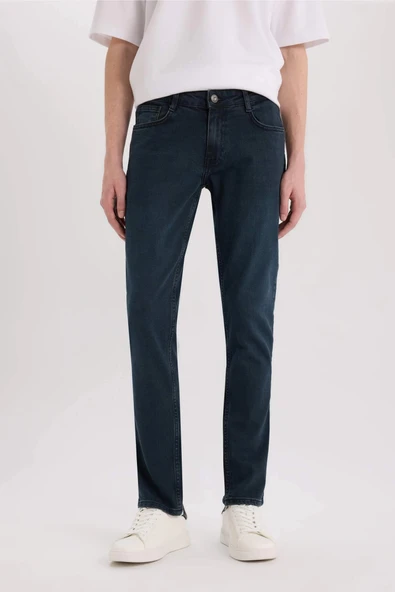 Defacto R8791 İndigo Pedro Slim Fit Dar Kalıp Normal Bel Dar Paça Jean Pantolon ürün görseli 1