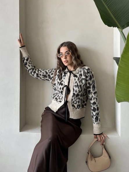Önü Bağcıklı Leopar Hırka Bej ürün görseli 1