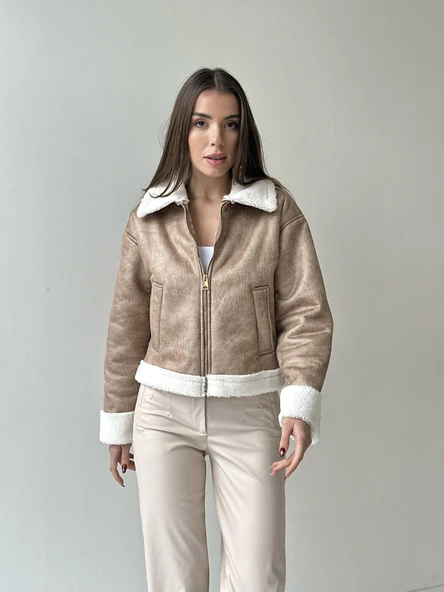 Kolu Katlama Süslü İçi Peluş Kısa Mont Bej ürün görseli 1
