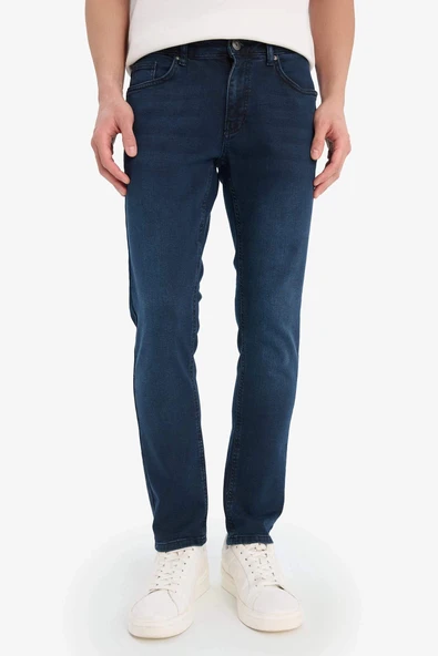 Defacto E8200 İndigo Pedro Slim Fit Dar Kalıp Normal Bel Dar Paça Jean Pantolon ürün görseli 1