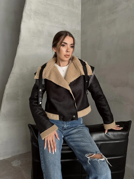 Peluşlu Zincir Detaylı Deri Mont Camel ürün görseli 1