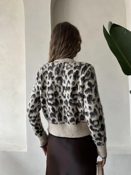 Önü Bağcıklı Leopar Hırka Bej - Resim 5