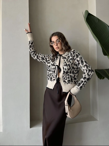 Önü Bağcıklı Leopar Hırka Bej - Resim 6