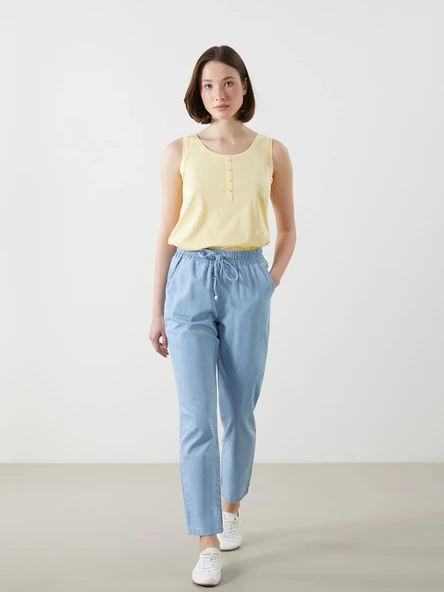 LCWAIKIKI Classic Bej Beli Lastikli Carrot Fit Kadın Jean Pantolon ürün görseli 1