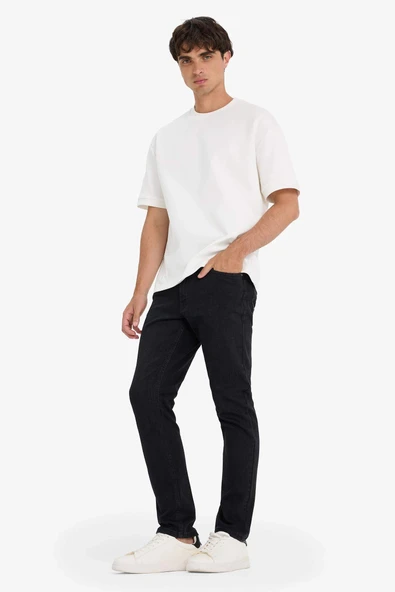 Defacto R8788AZNM40 Siyah Pedro Slim Fit Dar Kalıp Normal Bel Dar Paça Jean Pantolon ürün görseli 1
