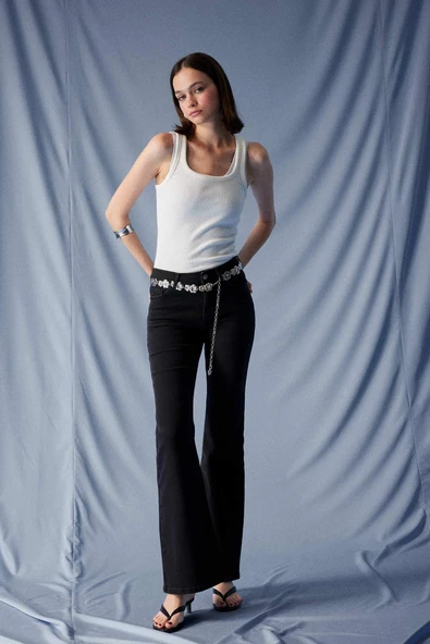 Defacto E9157AXNM40 Siyah Mia Flare Fit Normal Bel İspanyol Paça Uzun Jean Pantolon ürün görseli 1