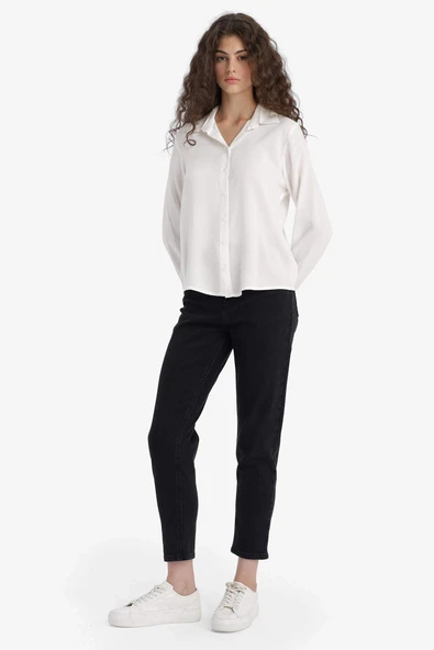 Defacto E9162AXNM40 Siyah Comfort Mom Yüksek Bel Bilek Boy Jean Pantolon ürün görseli 1