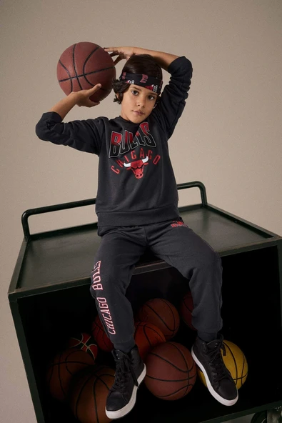 Defacto F4089A8AR31 Antrasit Erkek Çocuk NBA Chicago Bulls Beli Lastikli Jogger Eşofman Altı ürün görseli 1