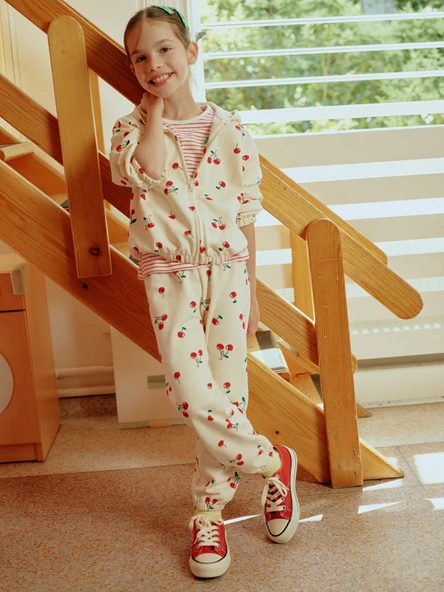 LCW Kids Ekru Kiraz Baskılı Kız Çocuk Jogger Eşofman Altı ürün görseli 1