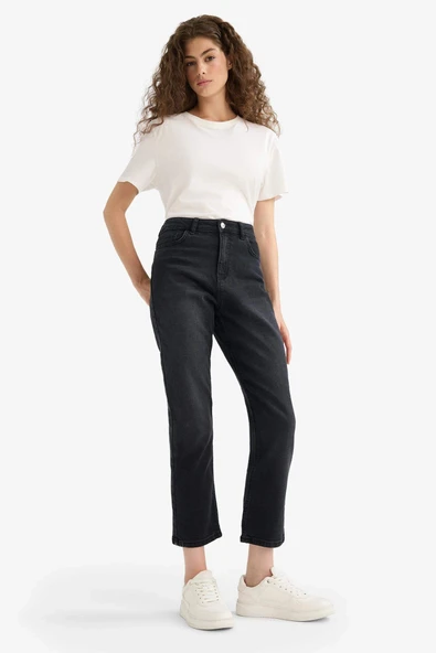 Defacto E9819AXNM40 Siyah Mary Vintage Straight Fit Yüksek Bel Bilek Boy Jean Pantolon ürün görseli 1