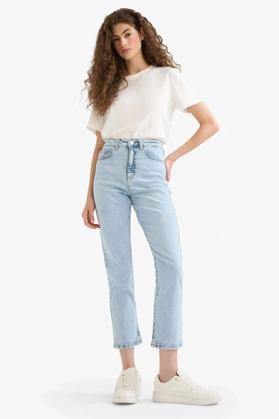 Defacto E9817AXNM39 Mavi Mary Vintage Straight Fit Yüksek Bel Bilek Boy Jean Yıkamalı Pantolon ürün görseli 1