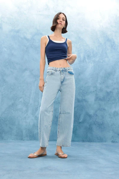 Defacto F6102AXNM39 Mavi Barrel Fit Normal Bel Bilek Boy Jean Yıkamalı Pantolon ürün görseli 1