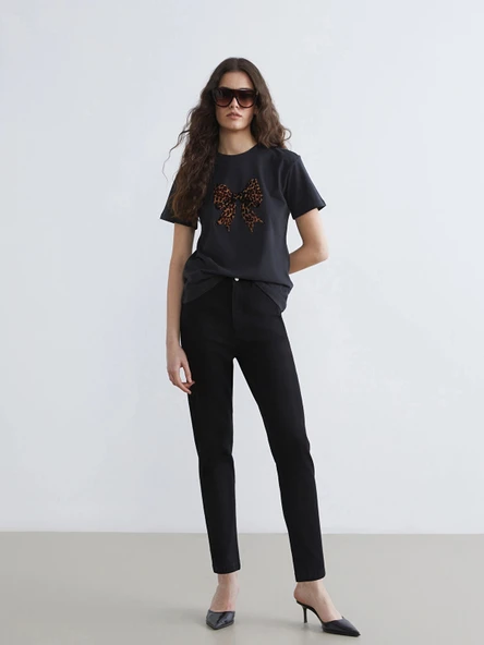 LCWAIKIKI Classic Siyah Beli Lastikli Slim Mom Kadın Jean Pantolon ürün görseli 1