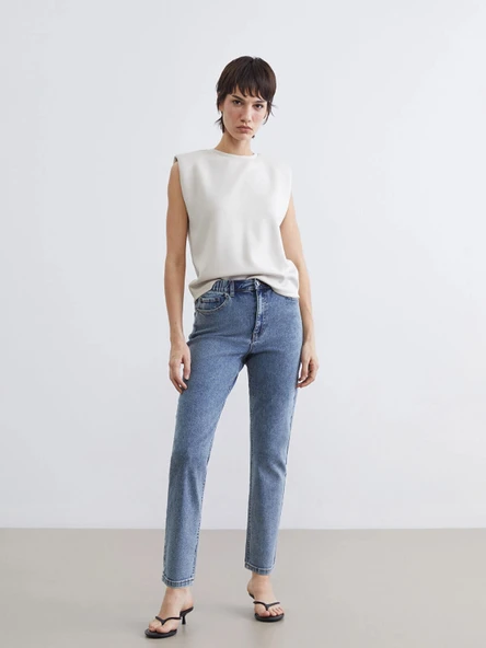 LCWAIKIKI Classic İndigo Beli Lastikli Slim Mom Kadın Jean Pantolon ürün görseli 1