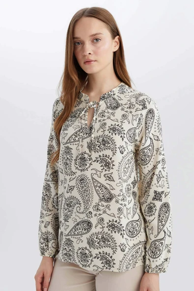 Defacto N1809 Siyah Regular Fit Apaş Yaka Desenli Uzun Kollu Bluz ürün görseli 1