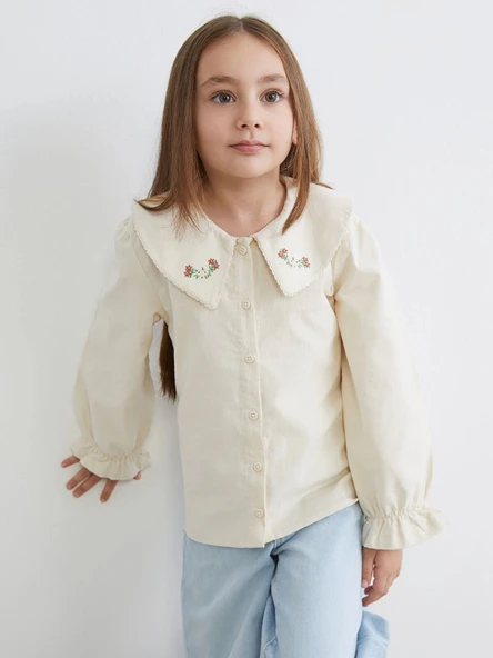 LCW Kids Ekru Bebe Yaka Çiçekli Kadife Kız Çocuk Gömlek ürün görseli 1