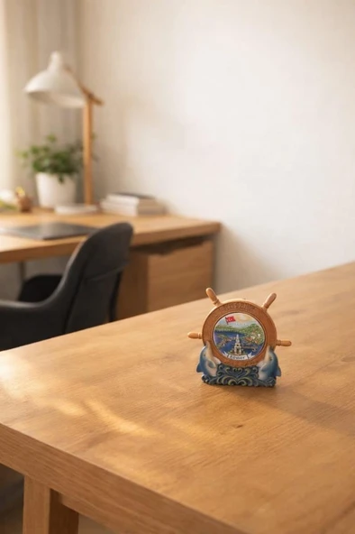 Kemer Antalya Hatıra Dümen Biblo 12 cm x 14 cm – Deniz Temalı Ev Dekoru – Vitrin, Kitaplık ve Masa Üstü Dekoratif Süs ürün görseli 1