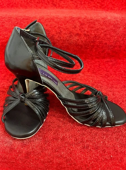 FİYONK TANGO DANS VE SALON AYAKKABISI 8,5 CM 13 PONT KONİ MODEL KAPALI TOPUK ürün görseli 1
