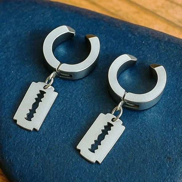 Jilet Sembolü Şekilli Unisex Deliksiz Kulaklara Sıkıştırmalı Çelik Küpe ürün görseli 1