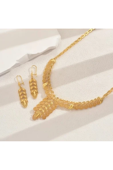 Jadem Gold 18 K Altın Kaplama Şık 3 Adet Set: Muhteşem Delikli Buğday Sapı Kolye ve Küpe ürün görseli 1