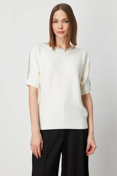 On Fashion Kadın Yakası Ve Kolları Taşlı Ekru Yarım Kol Kazak 65421 ürün görseli 1