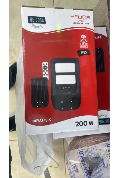Helios 200 W Solar Projektör Kumandalı Kolay Montajlı ürün görseli 1