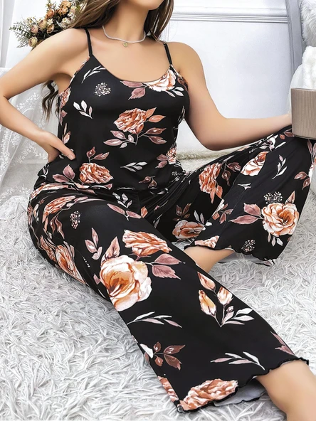 HERŞEYTREND  Büyük Beden Siyah Üstüne Çiçek Desenli İnce Askılı 2li Pijama Takımı ürün görseli 1