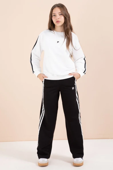 Siyah Şerit Detaylı Geniş Paça Nakışlı Kız Oversize Eşofman Takımı 23452 ürün görseli 1