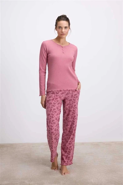 HERŞEYTREND  Uzun Kollu T-Shirt ve Desenli Pantolon Pijama Takımı ürün görseli 1