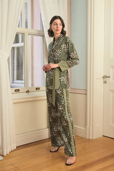 HERŞEYTREND  Çiçek Yaprak ve Etnik Desenli Pijama Takımı ürün görseli 1