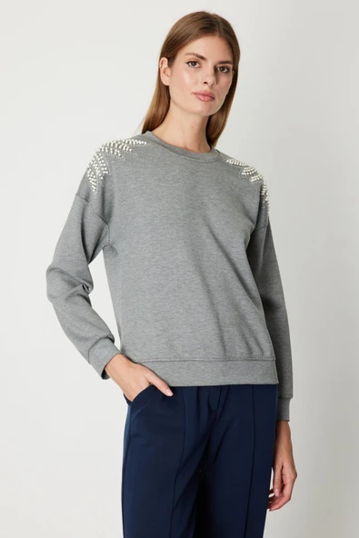 On Fashion Kadın Omuzları İncili Sıfır Yaka Gri Sweatshirt 66338 ürün görseli 1