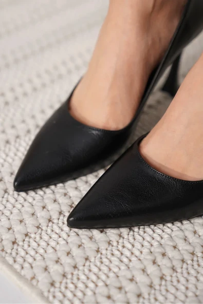 Siyah Cilt Kadın Stiletto TR18MS03F - Resim 4