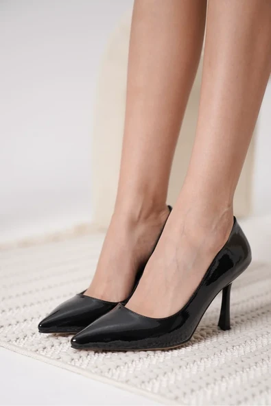 Kadın Siyah Kırışık Rugan Stiletto TR08MS26E ürün görseli 1